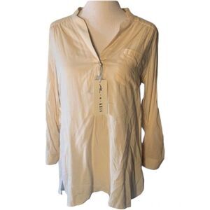 🆕 Ali & Kris Roll Up Sleeve Top - size M